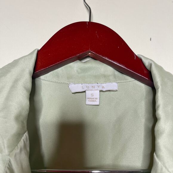Lunya washable long sleeve button up pajama top in sage lime green sz S - Picture 2 of 6